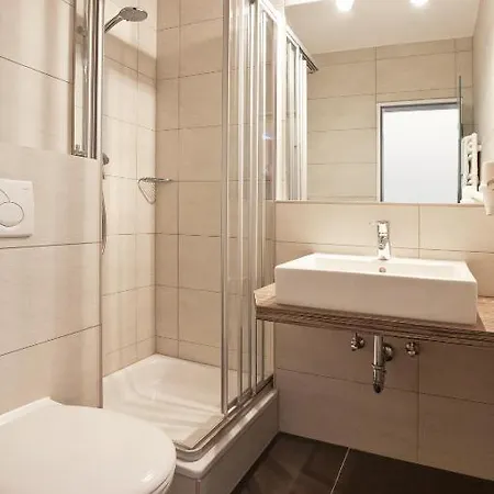 Gaestehaus Am Kurpark ホテル 3*