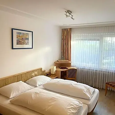 Hotel Gaestehaus Am Kurpark 3*