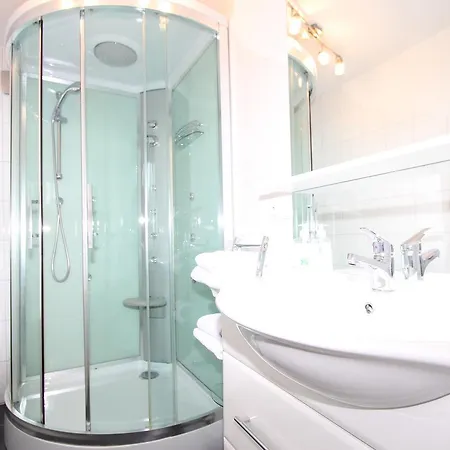 Gaestehaus Am Kurpark ホテル フィリンゲン・シュヴェニンゲン