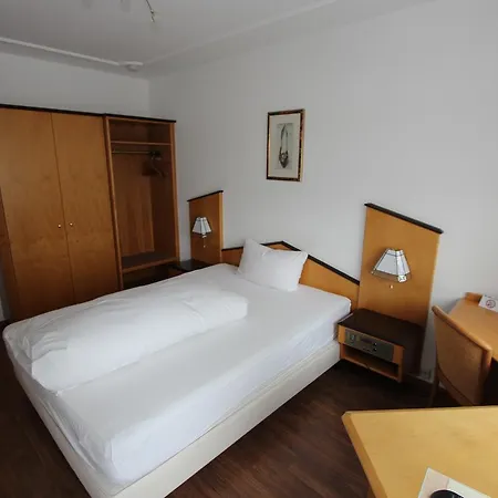 Hotel Gaestehaus Am Kurpark